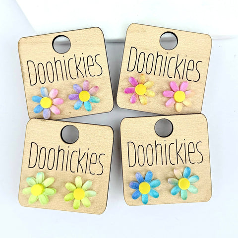 14mm Groovy Daisy Studs - Spring/Summer Earrings (Colors Vary)